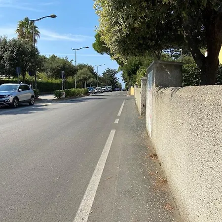Bilocale Via Del Mare דירה *